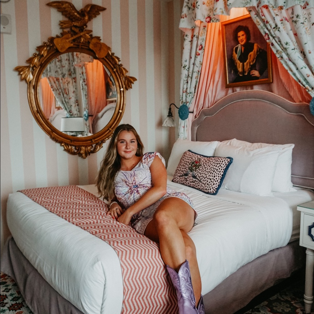 Meet your Posher, Madeline